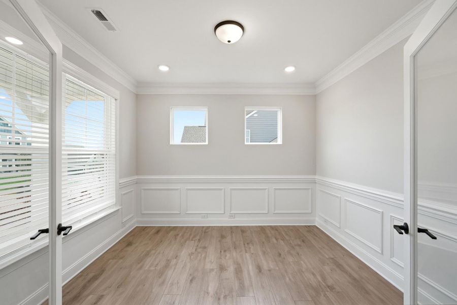 Spacious, unfurnished interior of a new home in Robinson Oaks, Gastonia (Image 17).