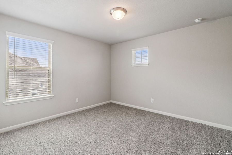 Spacious, unfurnished interior of a new home in Arcadia Ridge - Classic Series, San Antonio (Image 38).