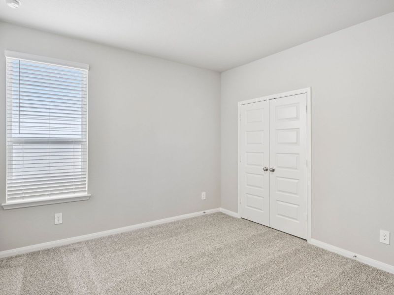 Spacious, unfurnished interior of a new home in Pinewood Trails - Luxe Series, Atascocita (Image 13).