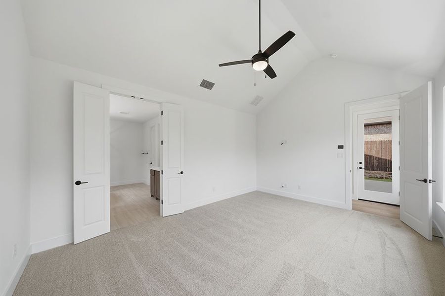 Spacious, unfurnished interior of a new home in Tavolo Park, Fort Worth (Image 31).