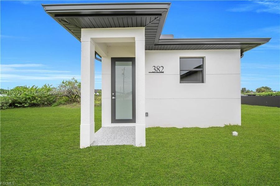 Exterior details and patio area of a home in , Lehigh Acres (Image 30).