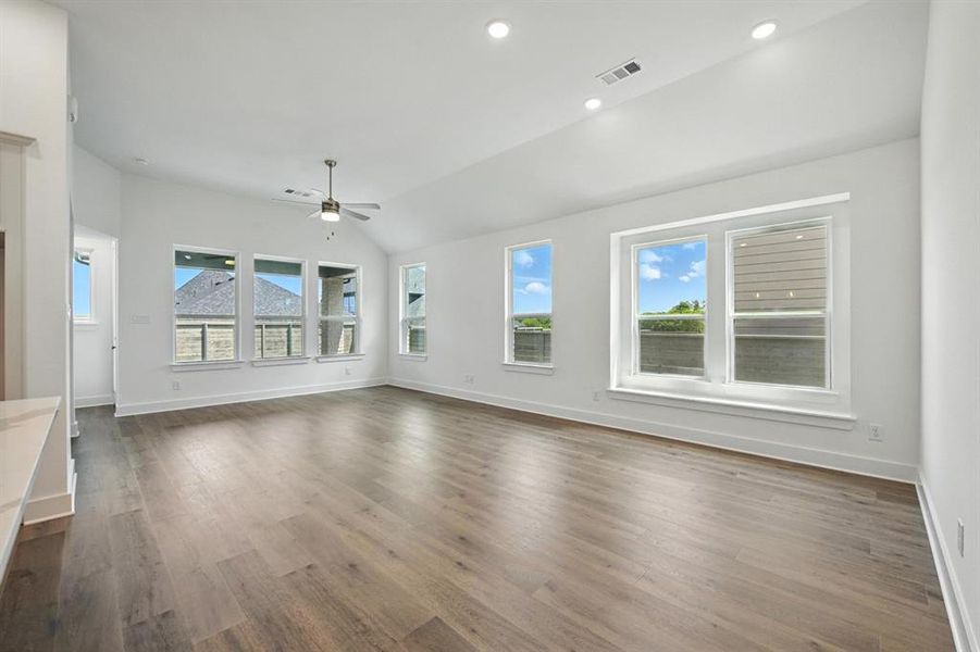 Spacious, unfurnished interior of a new home in Treeline, Justin (Image 23).