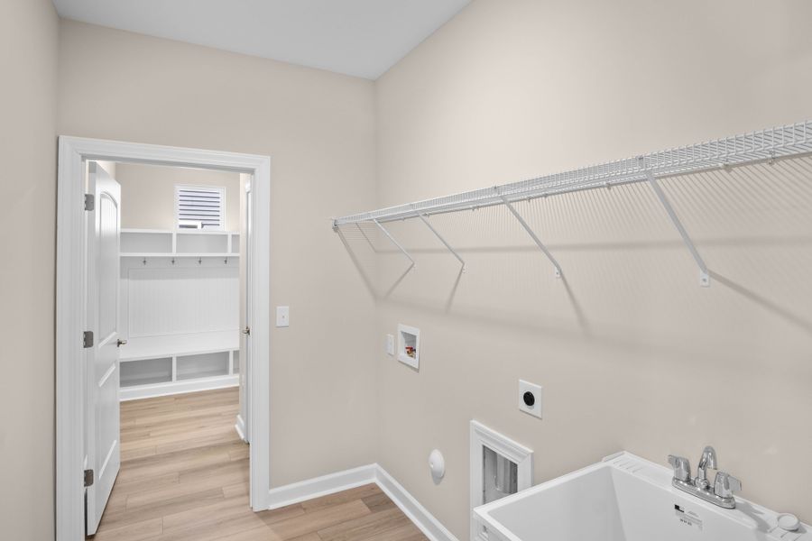 Spacious, unfurnished interior of a new home in Coastal Club of the Carolinas, Calabash (Image 16).