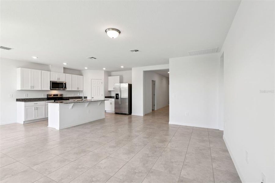 Spacious, unfurnished interior of a new home in Deer Run at Crosswinds, Davenport (Image 19).