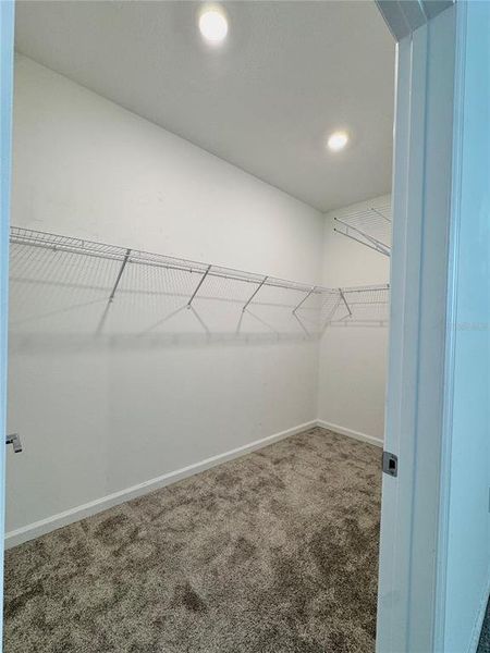 Spacious, unfurnished interior of a new home in , St. Cloud (Image 15).