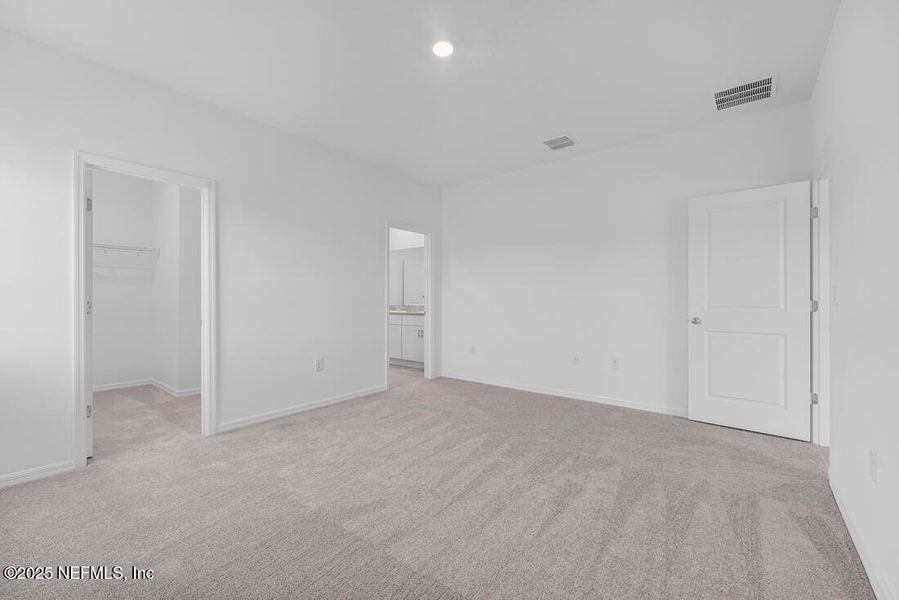 Spacious, unfurnished interior of a new home in Coopers Meadow, Jacksonville (Image 18).