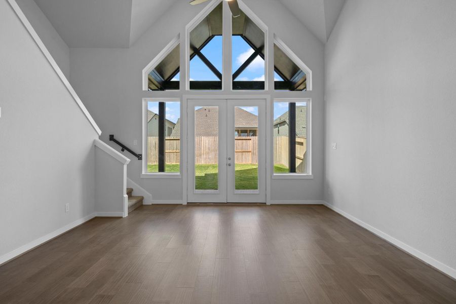 Spacious, unfurnished interior of a new home in Sienna 45', 50', Missouri City (Image 30). Spacious, unfurnished interior of a new home in Sienna 45', 50', Missouri City (Image 30).