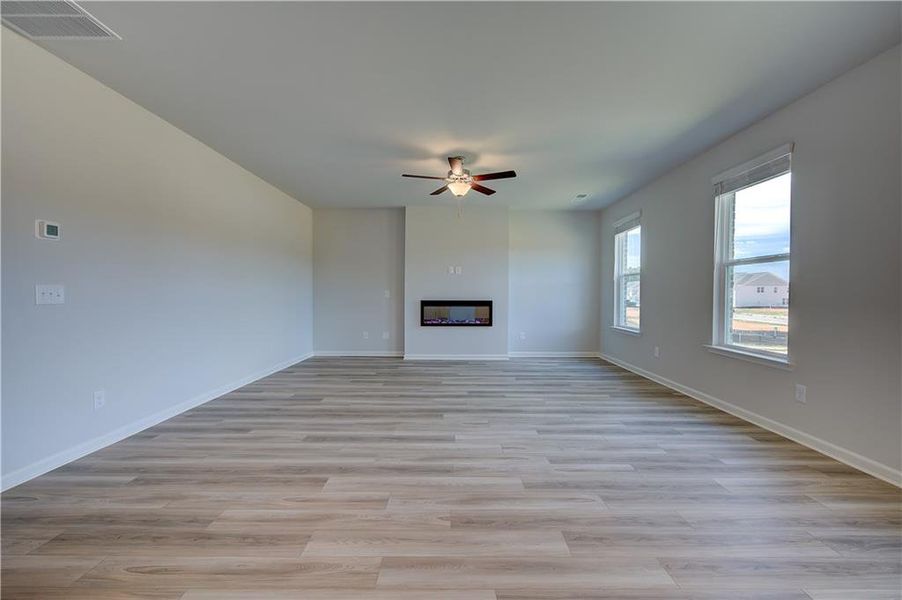 Spacious, unfurnished interior of a new home in Bowers Farm, McDonough (Image 14).
