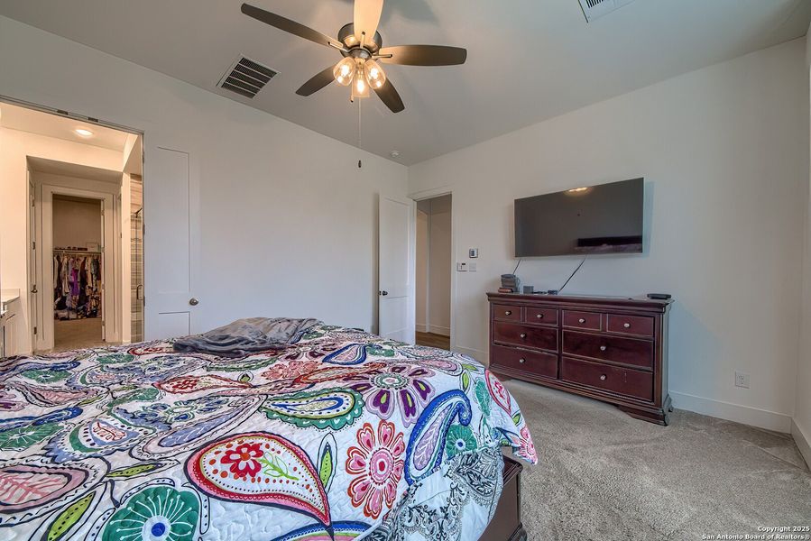 Furnished interior view inside a new home in Regent Park, Boerne (Image 23).