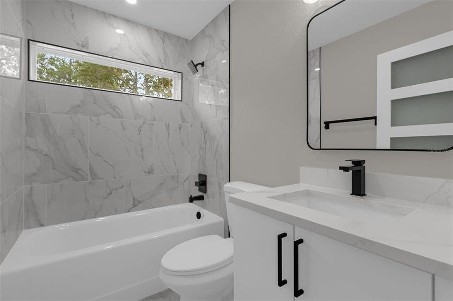 Furnished interior view inside a new home in , Dunnellon (Image 8).