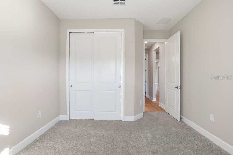 Spacious, unfurnished interior of a new home in Timber Ridge, Plant City (Image 16).