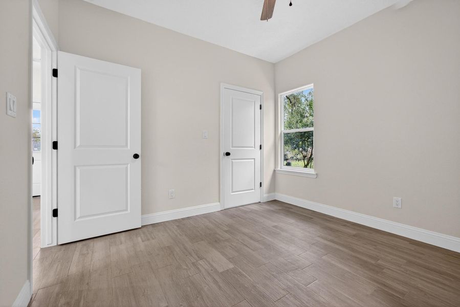 Spacious, unfurnished interior of a new home in , Beaumont (Image 14).