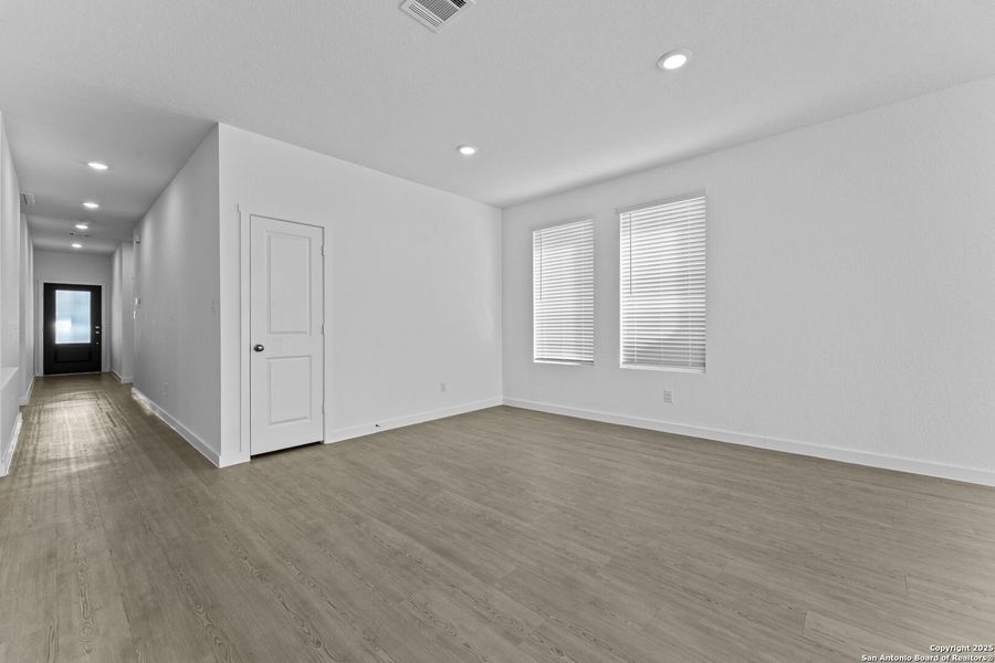 Spacious, unfurnished interior of a new home in , New Braunfels (Image 11). Spacious, unfurnished interior of a new home in , New Braunfels (Image 11).