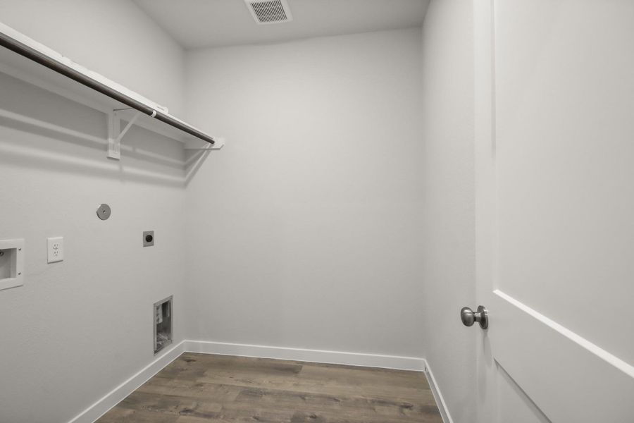 Spacious, unfurnished interior of a new home in Oakwood Ranch, Willis (Image 19).
