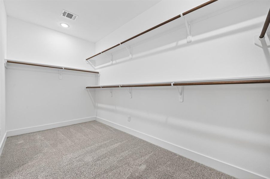 Spacious, unfurnished interior of a new home in , Houston (Image 35).
