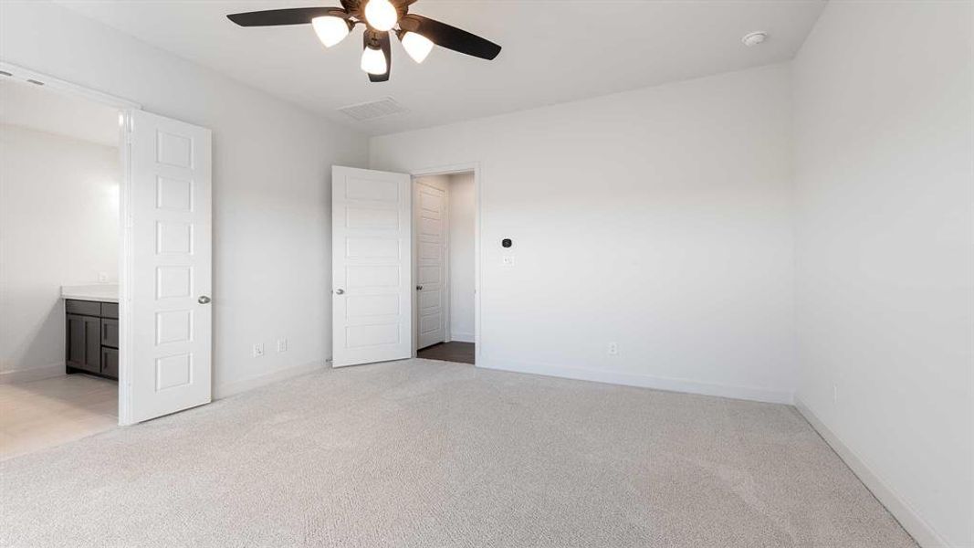 Spacious, unfurnished interior of a new home in The Heights At Uptown Celina 45', Celina (Image 13).