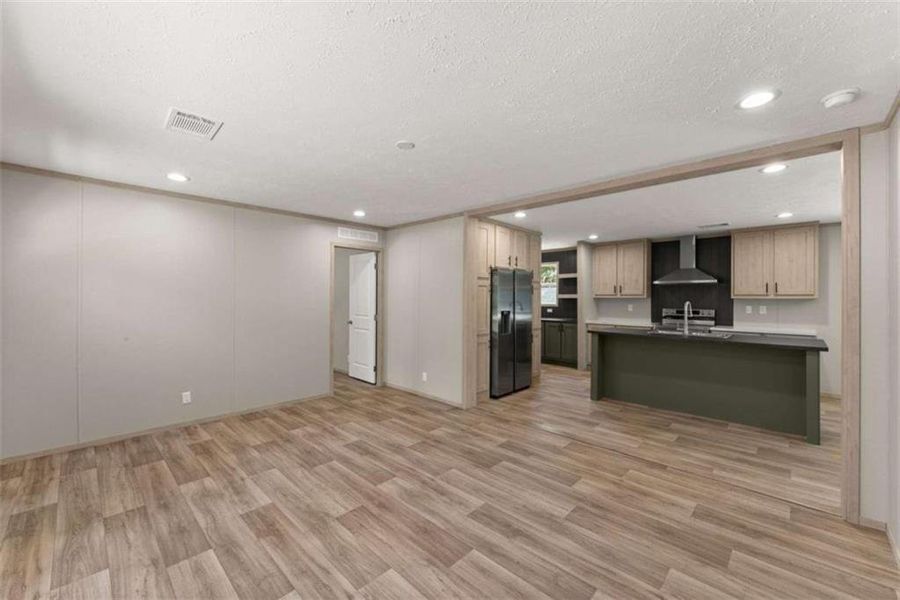Spacious, unfurnished interior of a new home in , Dahlonega (Image 27).