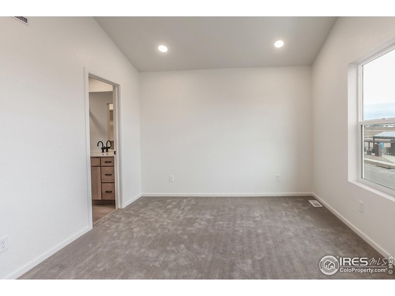 EXAMPLE PHOTO: MASTER BEDROOM EXAMPLE PHOTO: MASTER BEDROOM