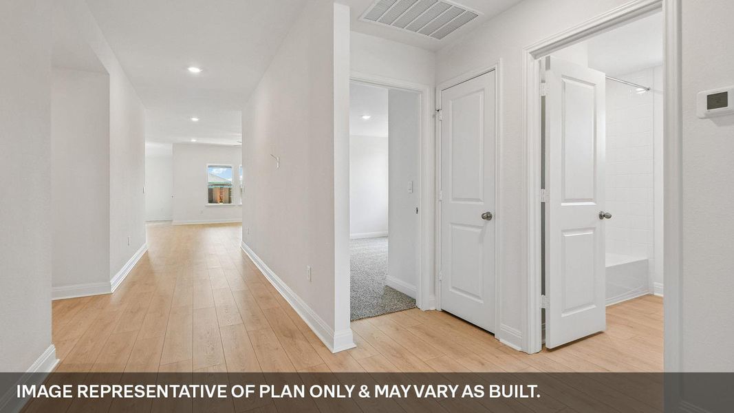 Spacious, unfurnished interior of a new home in Riverview, Georgetown (Image 11).