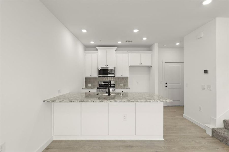 Furnished interior view inside a new home in , Melissa (Image 9).