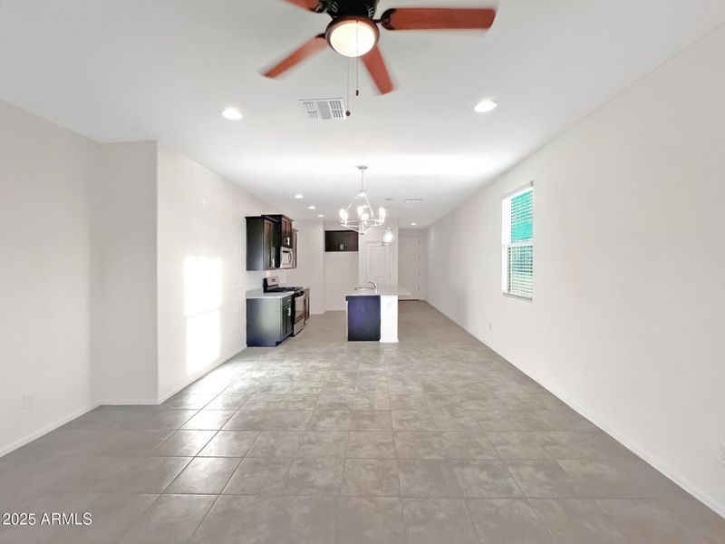 living 5 door closed (1) living 5 door closed (1)