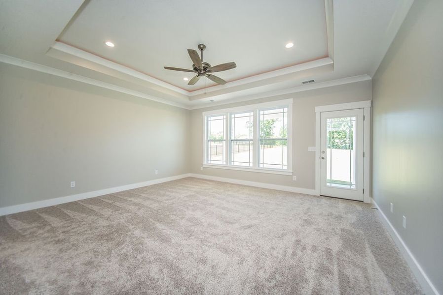 Representative unfurnished interior of a home built from the Beaumont Elite by Enchanted Homes in Pointe Summit, Slater-Marietta (Image 52).