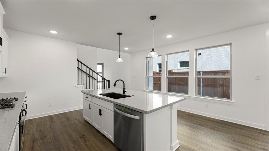 04. 613 Wicklow - Kitchen (2)