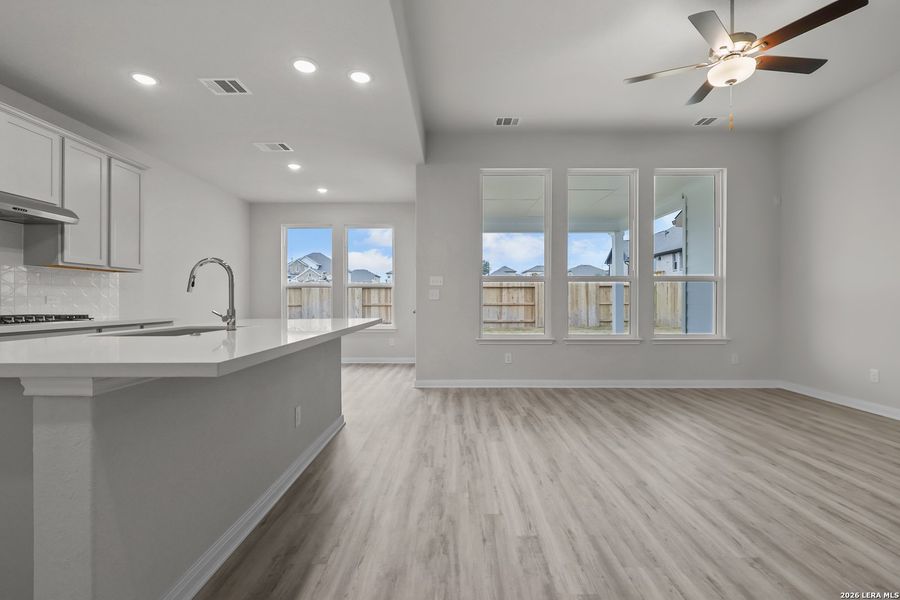Spacious, unfurnished interior of a new home in Foxbrook, Cibolo (Image 19). Spacious, unfurnished interior of a new home in Foxbrook, Cibolo (Image 19).