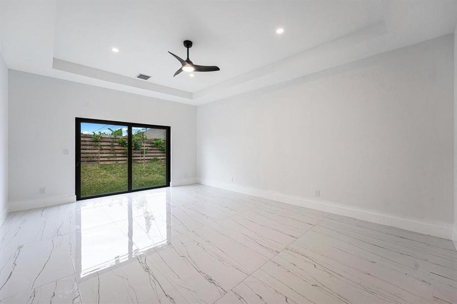 Spacious, unfurnished interior of a new home in , Port St. Lucie (Image 15).