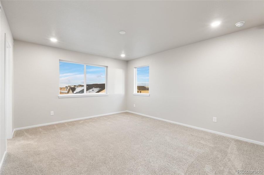 Spacious, unfurnished interior of a new home in Wolf Creek Run West, Strasburg (Image 13).