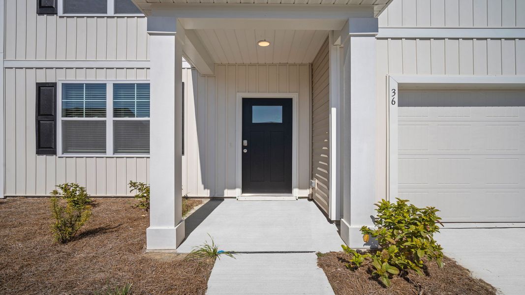 Exterior details and patio area of a home in Stockyard, Statesboro (Image 3).