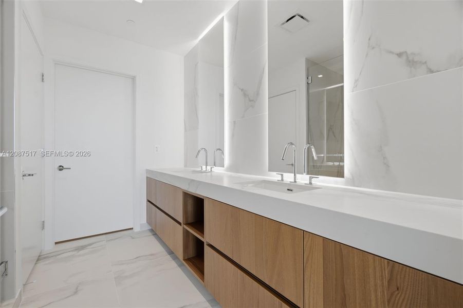 Image 91 of a home in .