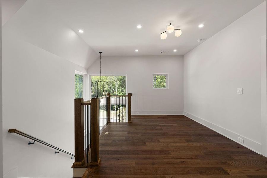 Spacious, unfurnished interior of a new home in Aster, Roswell (Image 27).