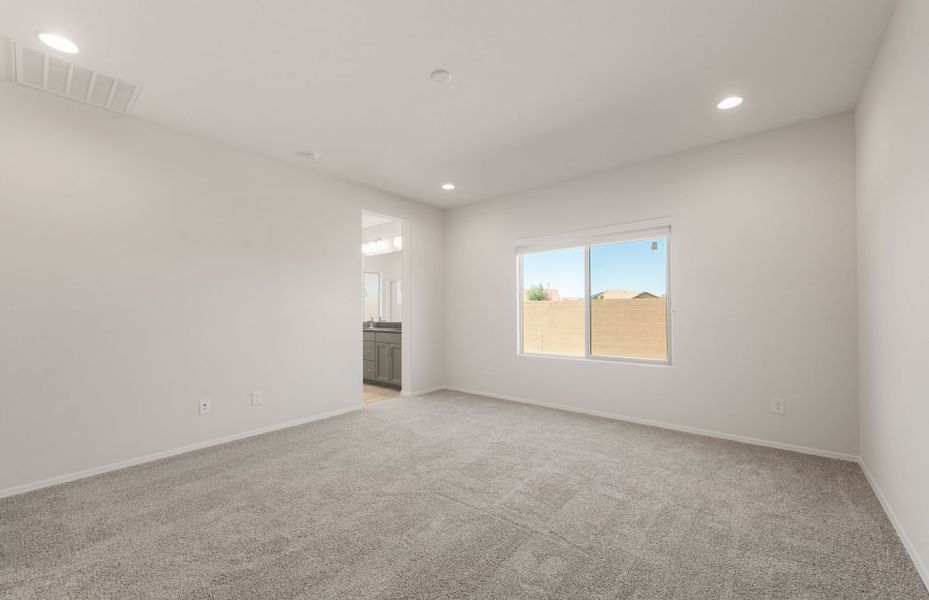 Spacious, unfurnished interior of a new home in Parkside at Anthem at Merrill Ranch, Florence (Image 17).