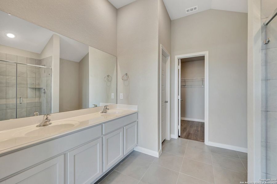 Furnished interior view inside a new home in Greenspoint Heights, Seguin (Image 6). Furnished interior view inside a new home in Greenspoint Heights, Seguin (Image 6).