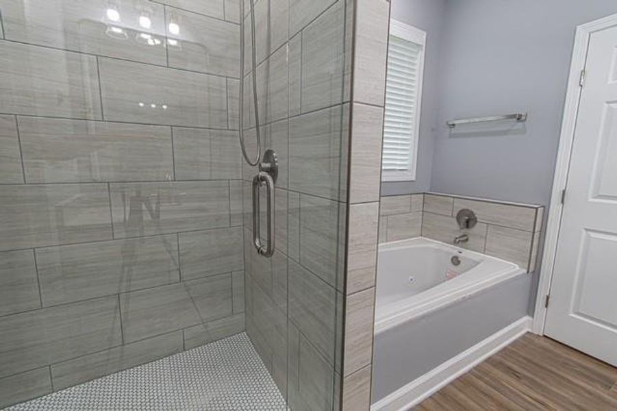 Furnished interior view inside a new home in , Jefferson (Image 11).