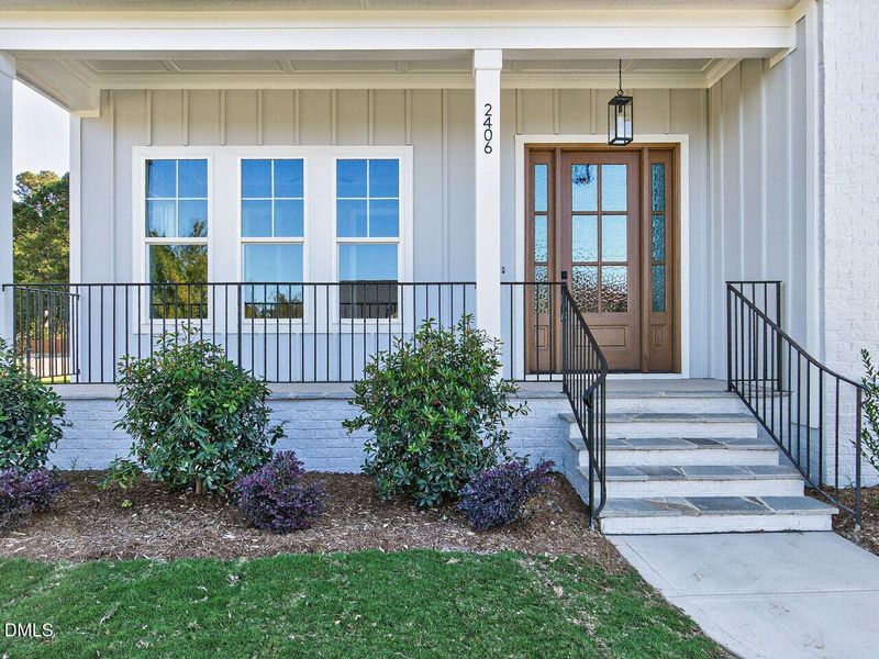 003-1280x960-front-porch