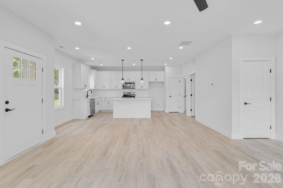 Spacious, unfurnished interior of a new home in , Gastonia (Image 26).