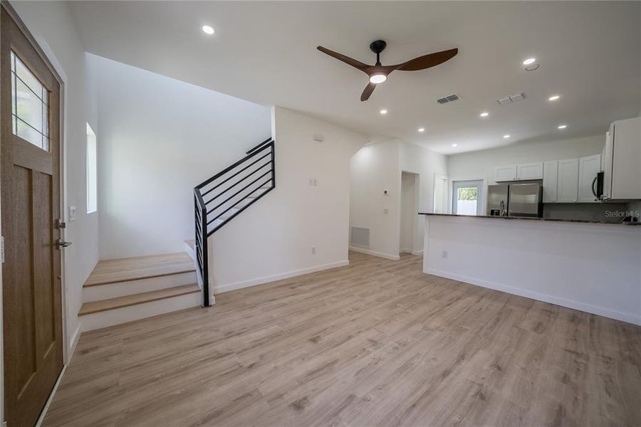 Spacious, unfurnished interior of a new home in , Williston (Image 27).