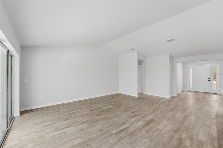 Spacious, unfurnished interior of a new home in , Ocala (Image 35).