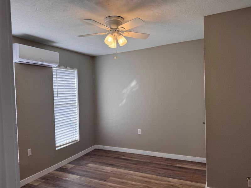 Spacious, unfurnished interior of a new home in , Bedias (Image 14).