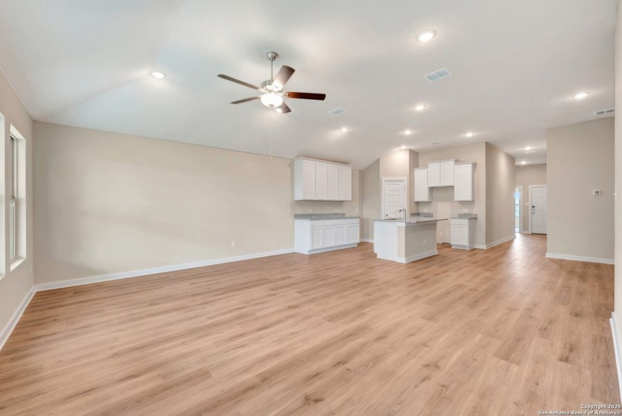 Spacious, unfurnished interior of a new home in Mesquite Ridge, San Antonio (Image 37). Spacious, unfurnished interior of a new home in Mesquite Ridge, San Antonio (Image 37).