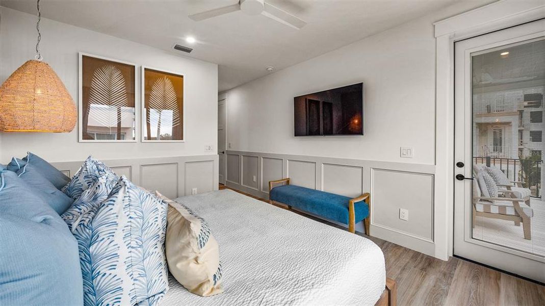 Furnished interior view inside a new home in , Sarasota (Image 49).