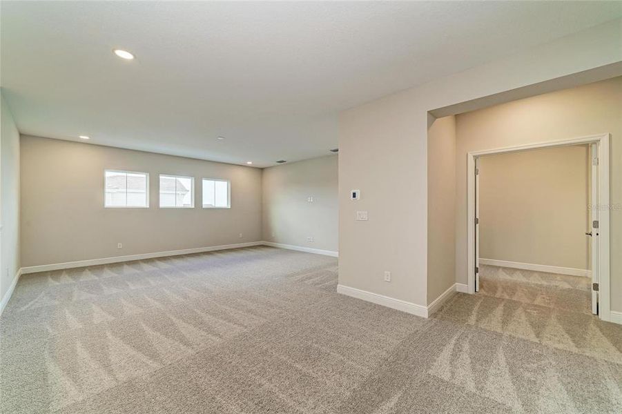 Spacious, unfurnished interior of a new home in North River Ranch, Parrish (Image 45).