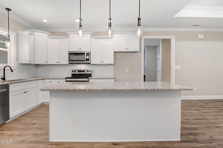 19-652 Shawnee Dr-19