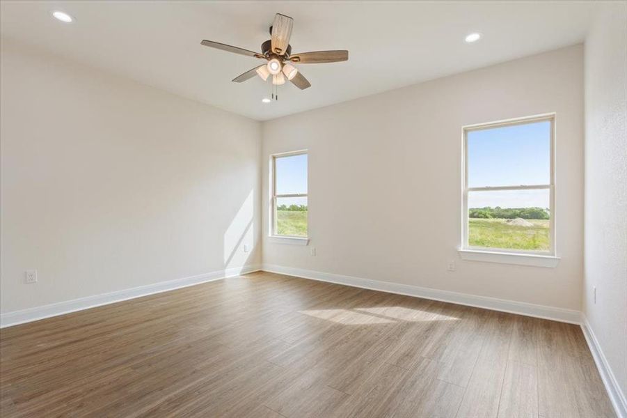 Spacious, unfurnished interior of a new home in , Riesel (Image 25).