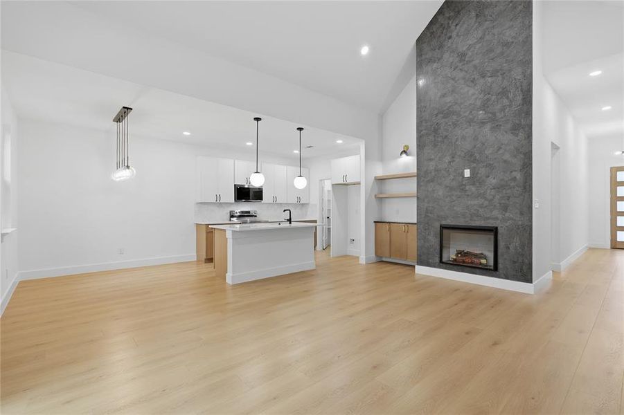 Spacious, unfurnished interior of a new home in , Dallas (Image 24).