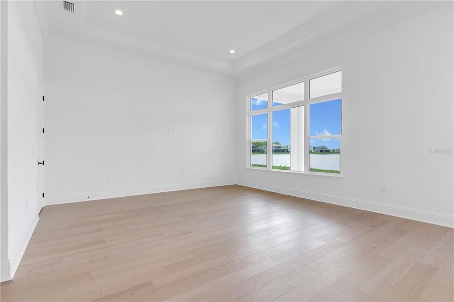 Spacious, unfurnished interior of a new home in , Orlando (Image 50).