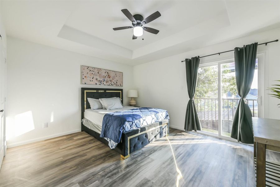 Furnished interior view inside a new home in , Baytown (Image 15).