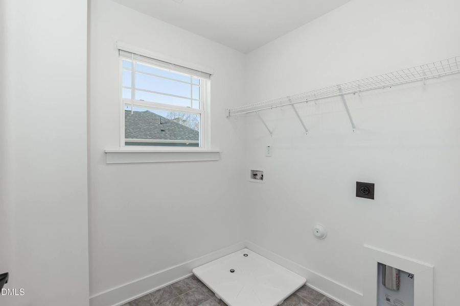 Spacious, unfurnished interior of a new home in Jackson Ridge, Pikeville (Image 28).